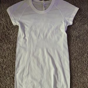 Lululemon swiftly tech short sleeve 2.0